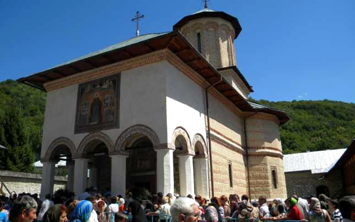Lăcașul de cilt a fost neîncăpător pentru numărul mare de credincioși