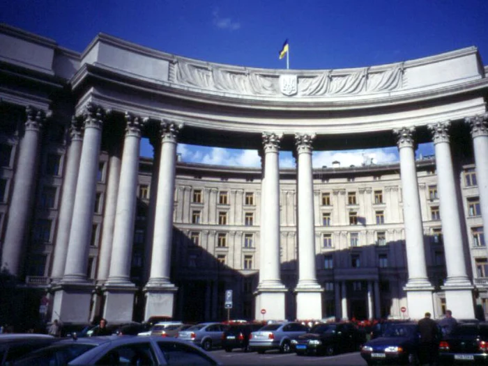 Ucraina va expulza doi diplomaţi români