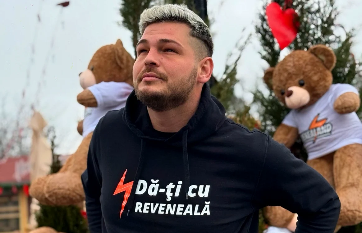 Răzvan Botezatu, impresionat de doi pensionari care au venit la ReveneaLand / foto: Facebook