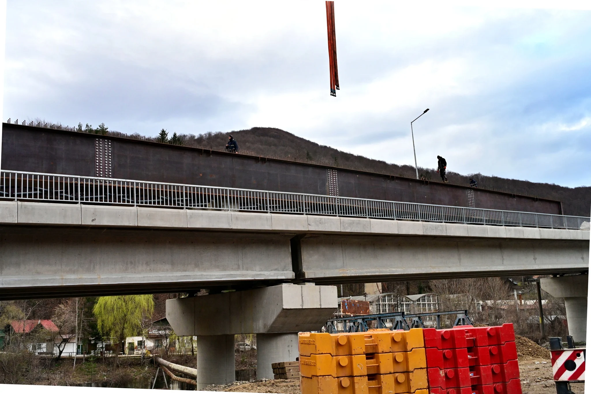 Lucrările la Centura Comarnic se apropie de final. Autoritățile spun că în vară se va circula pe drumul care ar reduce aglomerația de pe DN1