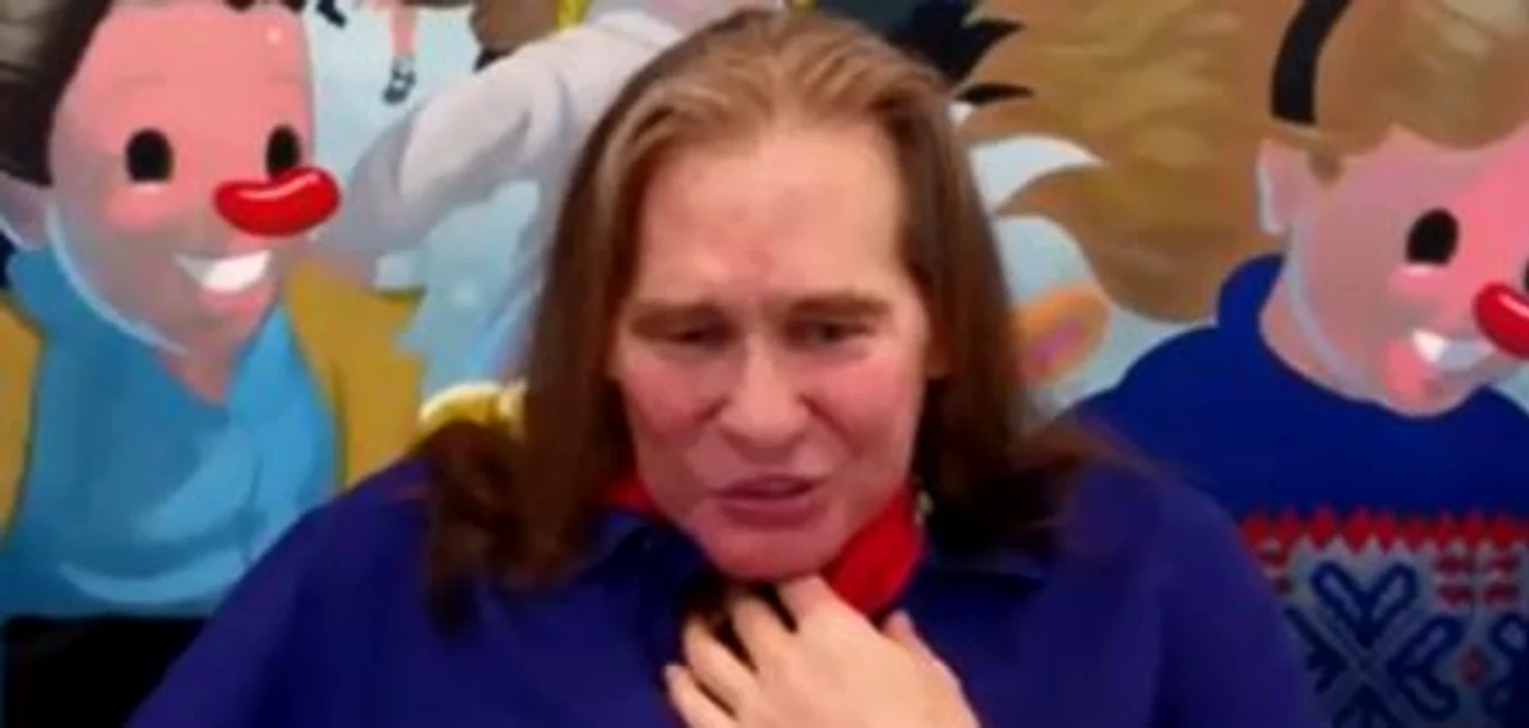 Val Kilmer vorbește cu greutate din cauza unei traheotomii