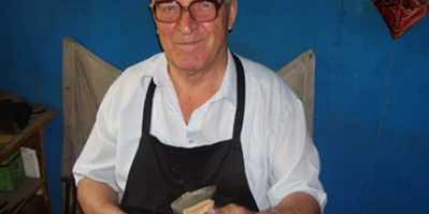 Bacău: Ioan Bosângeanu: Peticeşte pantofi de jumătate de secol