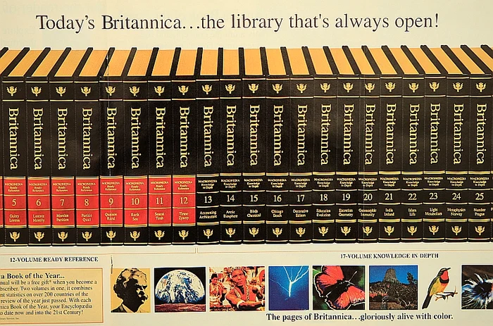 Enciclopedia Britanica are 32 de volume, foto: Bogdan Crăciun