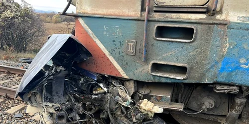 accident feroviar FOTO ISU Bacau jpg