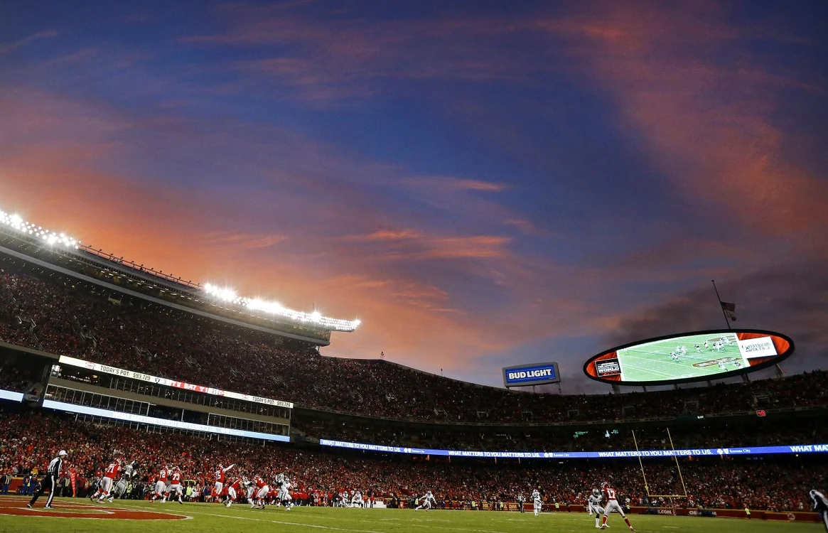 Arrowhead Stadium din Kansas City are reputația unui stadion „zgomotos” (Foto: EPAImages)