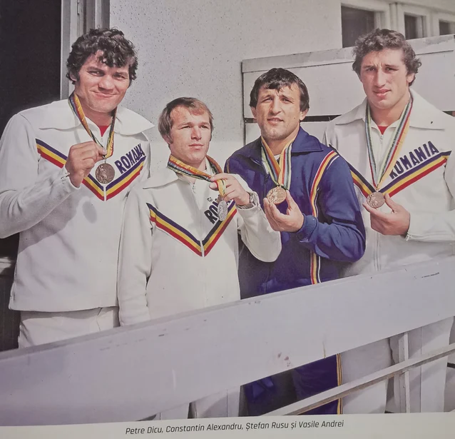 Luptătorii români medaliția la Olimpiada de la Moscova (1980) FOTO: Album Comitetul Olimpic Român