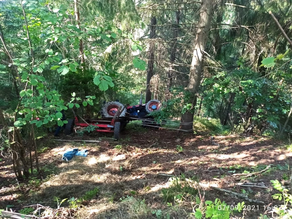 tractor rasturnat alba
