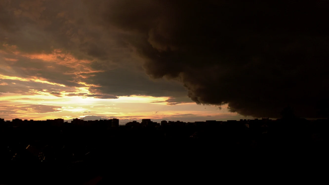 Norul a acoperit Buzăul în numai câteva minute   Sursa Meteo Buzau