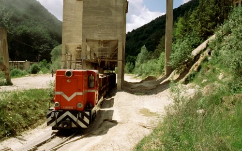 craciuneasa cariera de piatra din munti foto daniel guta