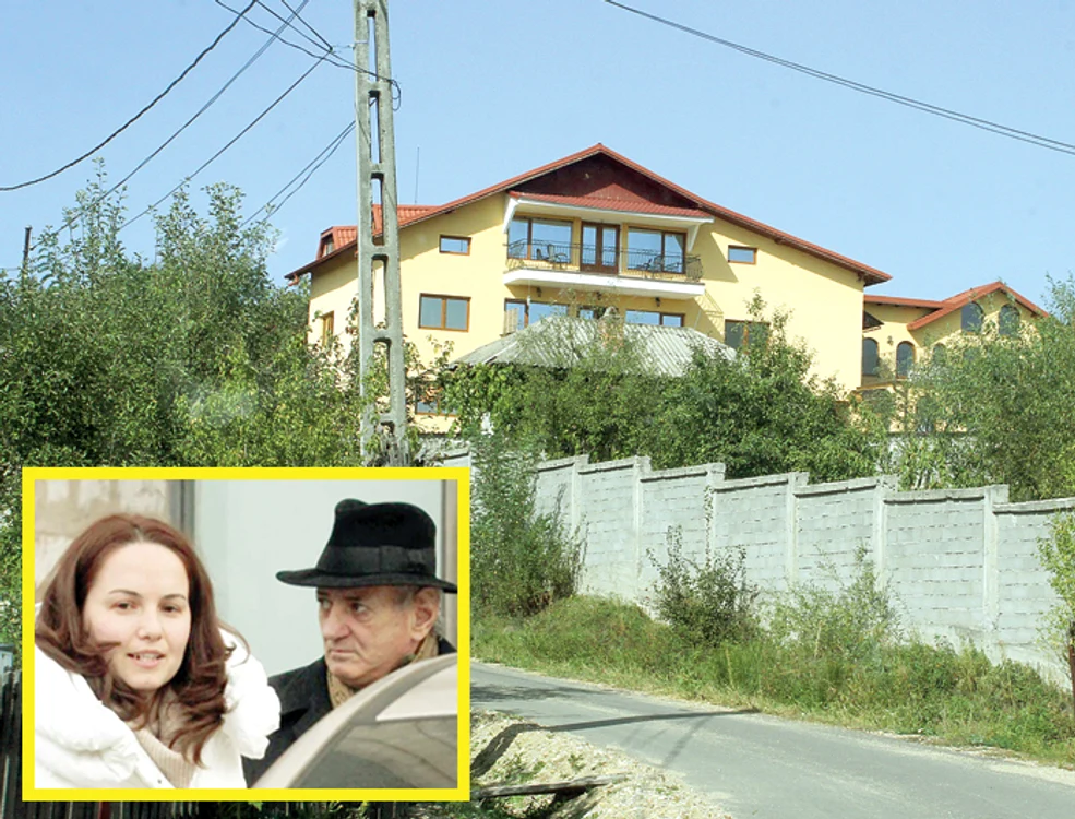 Vila în care locuiesc Gheorghe Zamfir şi Nicoleta Beca a fost construită în comuna Cobia, la 10 km de Găeşti, și este compusă din două clădiri impunătoare