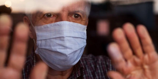 pacient suspiciune coronavirus bolnav covid carantina foto shutterstock