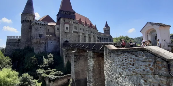 castelul corvinilor