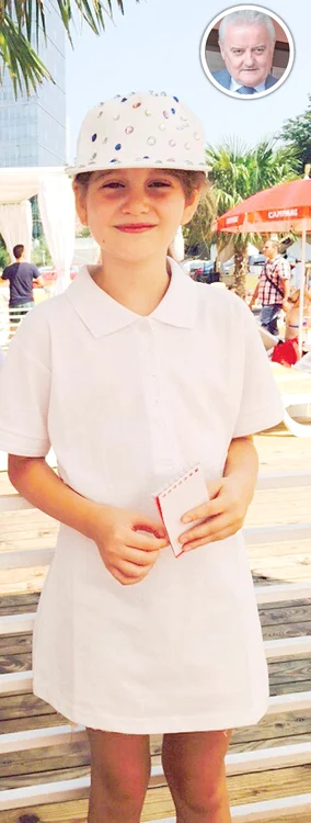 Irinuca a muncit la piscină și a strâns bănuți pentru copiii cu nevoi speciale