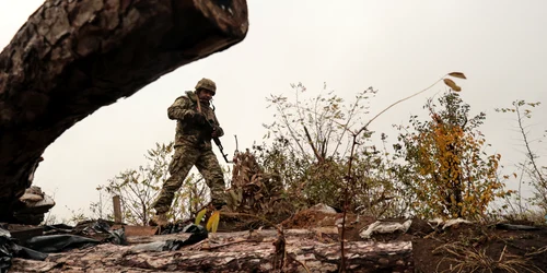 Soldat ucrainean pe frontul din Zaporojie FOTO EPA-EFE