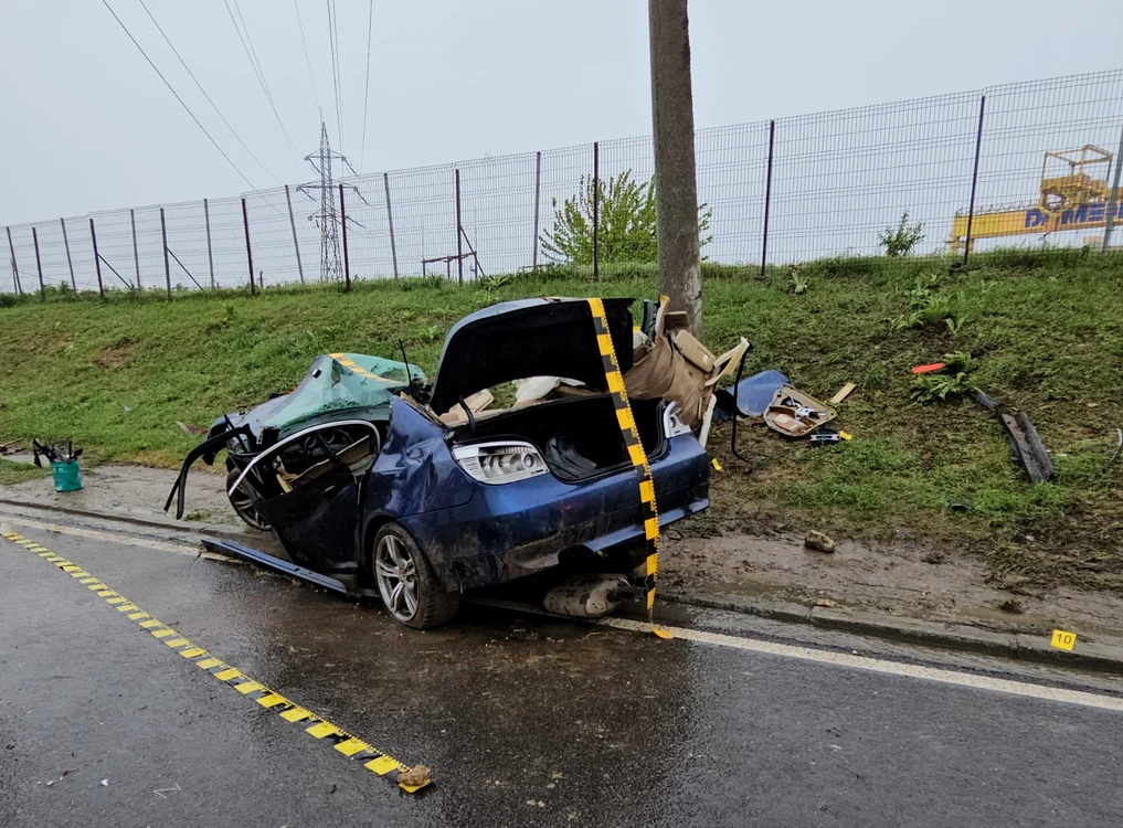 Mașina s-a răsturnat în sudul litoralului FOTO Nicu Bușurică (Ziua de Constanța)