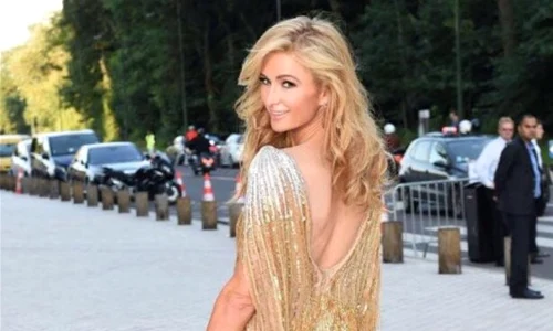 Paris Hilton, ținută îndrăzneață la un eveniment monden jpeg