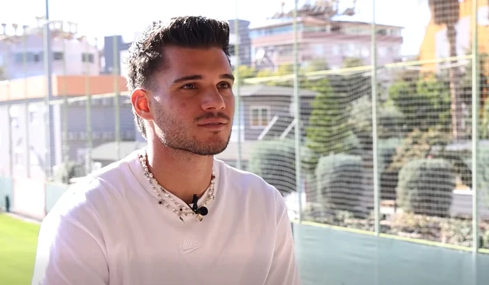 Ianis Hagi, căpitanul „tricolorilor” (FOTO: Facebook/Echipa națională de fotbal a României)