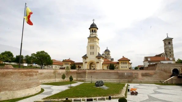 Călătorii în timp: Alba Iulia   un puzzle de obiective turistice jpeg