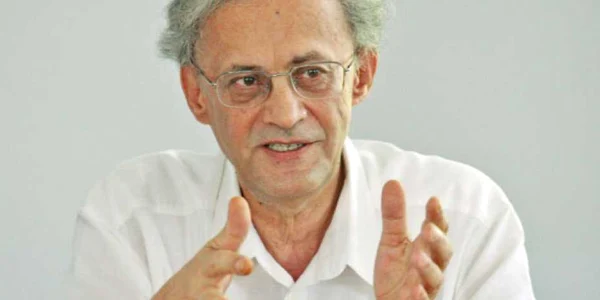Vasile Astărăstoae a fost făcut, ieri, cetăţean de onoare al Iaşiului  