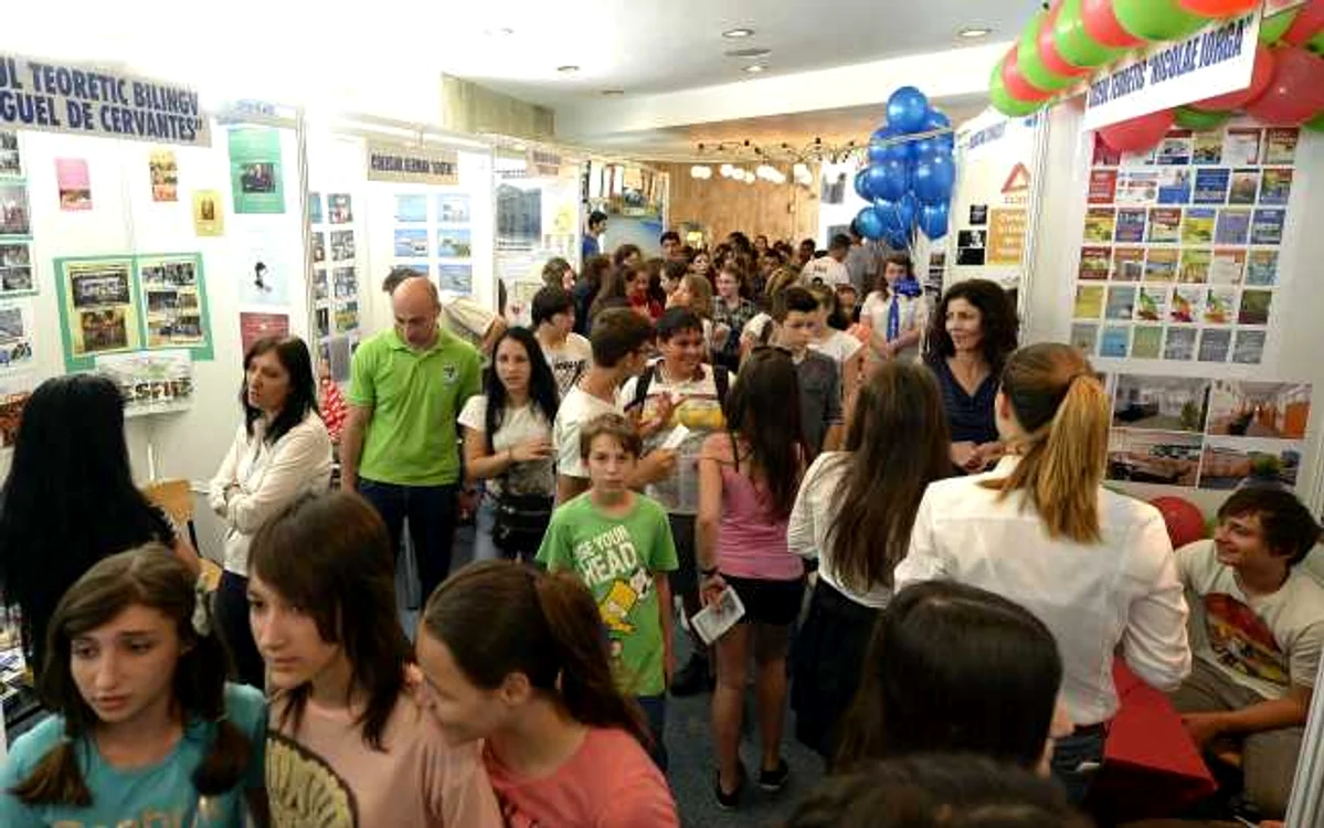 Elevii de clasa a VIII-a şi părinţii lor pot sta de vorba cu profesorii liceelor din Bucureşti        FOTO Mediafax