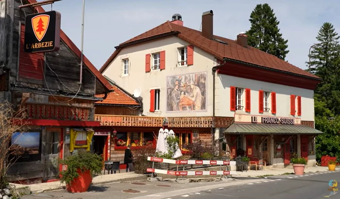 Hotel Arbez / foto: captura Youtube Hai Hui în  2