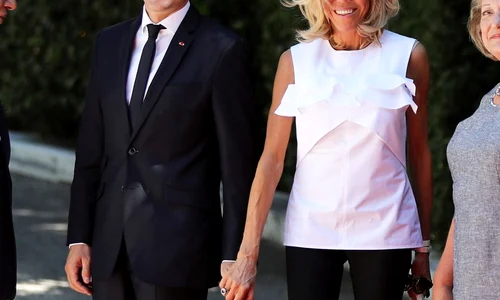 Le couple présidentiel hellénique accueille le président Emmanuel Macron et son épouse Brigitte au Palais présidentiel à Athènes jpeg