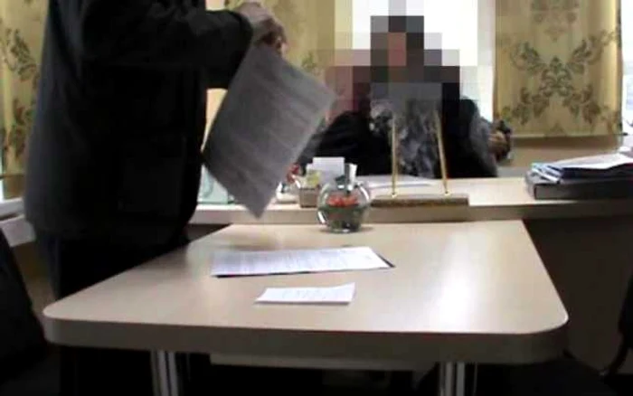 Anchetatorii au făcut şapte percheziţii în birourile şi la locuinţele unor funcţionari Sursa: Centrul Naţional Anticorupţie