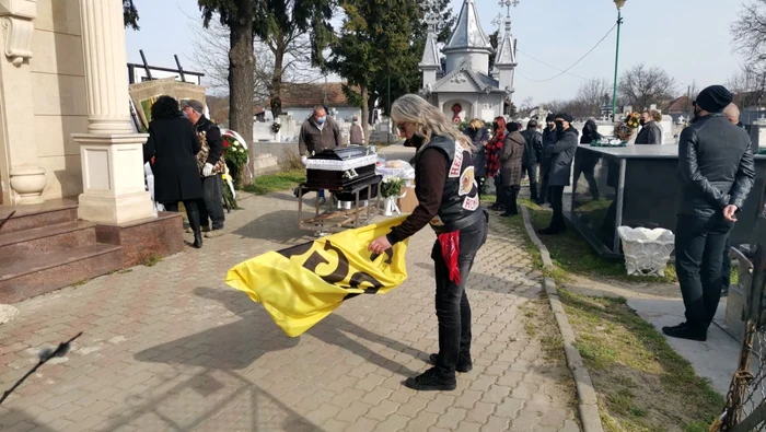 Adi Bărar a fost condus pe ultimul drum de prietenii motociclişti FOTO Ş.Both