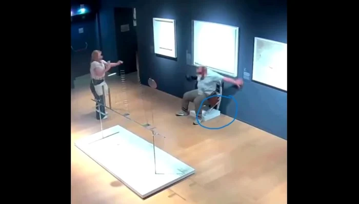 turist distrugand o opera de arta muzeu italia, captura video jpg