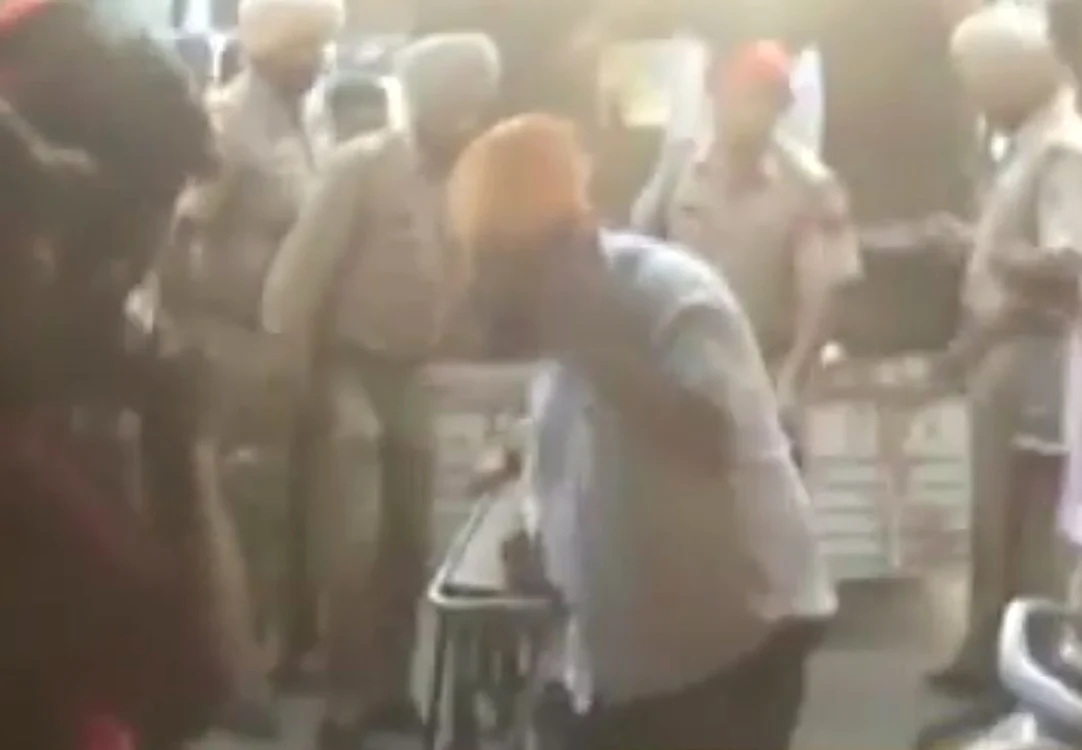 În urma atacului terorist din India, cinci persoane au fost rănitefoto: captură video