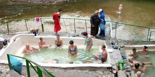 Zece zile într-o staţiune cu servicii complete costă aproximativ 650 de lei