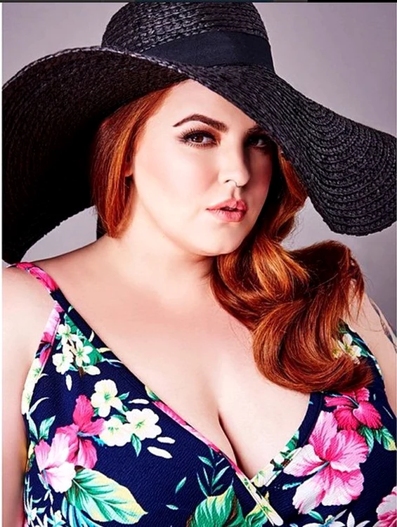 
    Tess Holliday a pozat în costum de baieFoto: Arhiva personală  