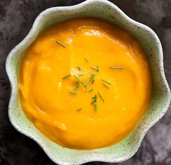 butternut squash apple soup vertical dm jpeg