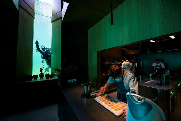 Restaurantul Under, unul dintre cele mai spectaculoase locuri de pe planetă. Foto: Under.no