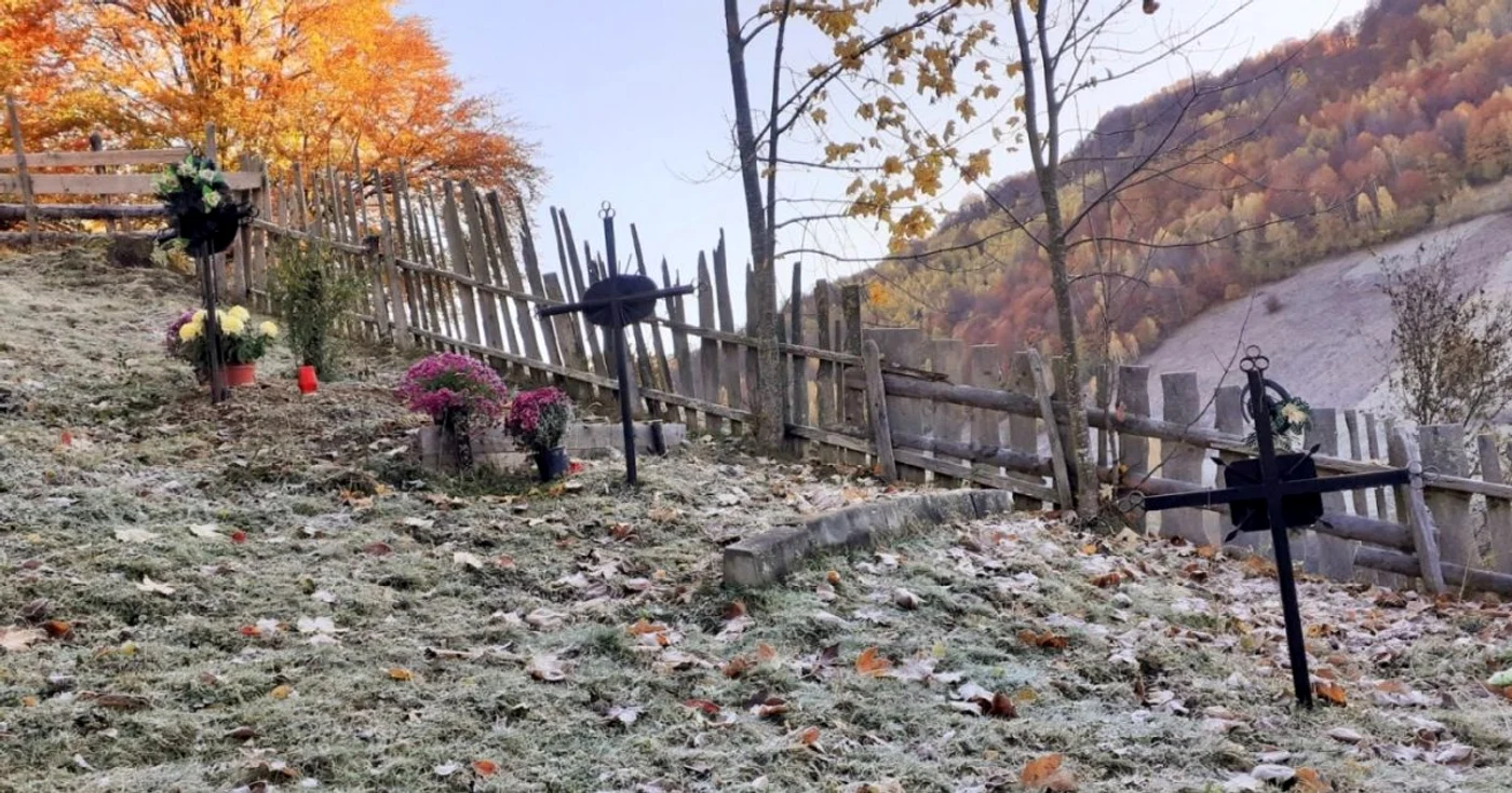 Cimitirul din grădină. Foto: Centrul de Informare Turistică Băişoara