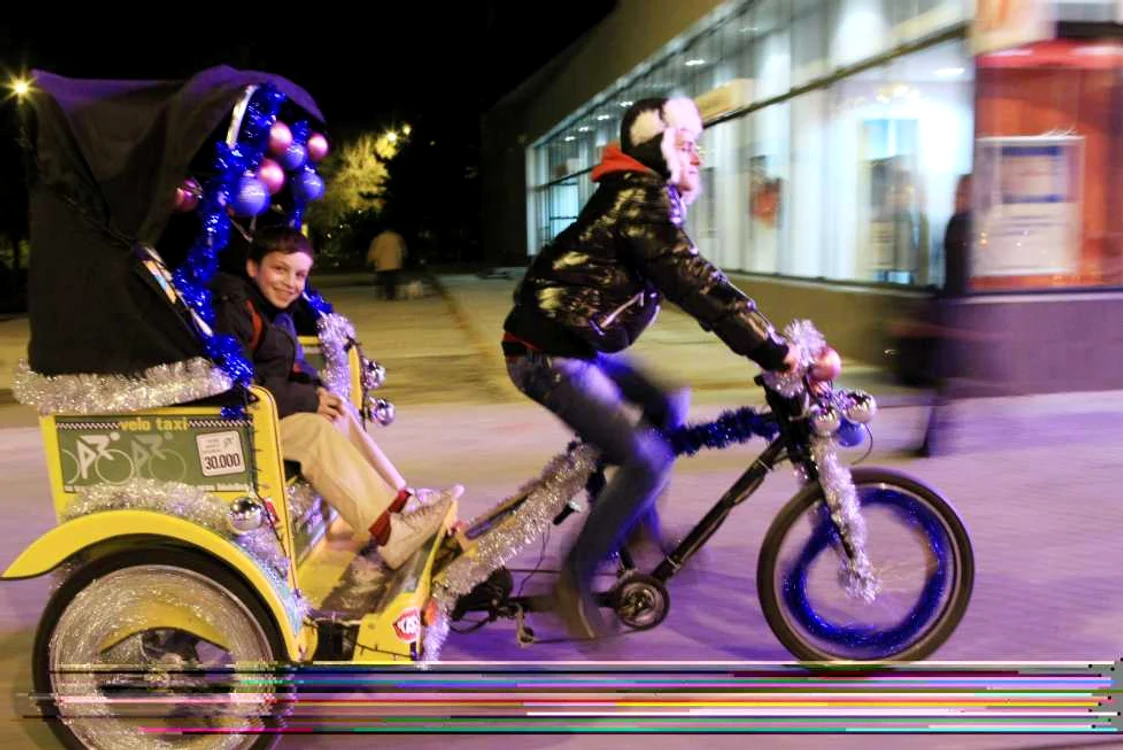 Timisorenii au pedalat pentru a aprinde bradul