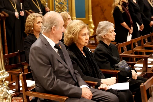 Regina Sofia şi Regele Juan Carlos, la înmormântarea fratelui său, Regele Constantin al II-ea al Greciei