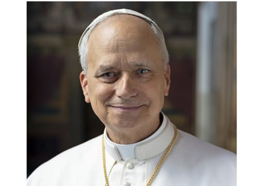 Papa Leon al XIV-lea, în prima fotografie oficială: cruce relicvar unică și semnătura în latină