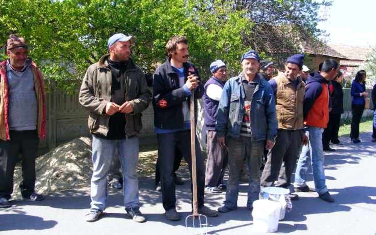 Familiile care nu îşi trimit copiii la şcoală ar putea rămâne fără ajutoare sociale FOTO Adevărul