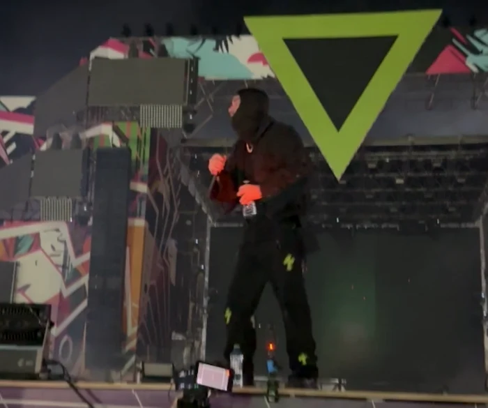Yaet in concert png