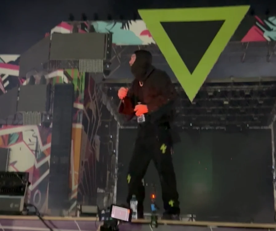 Yaet in concert png