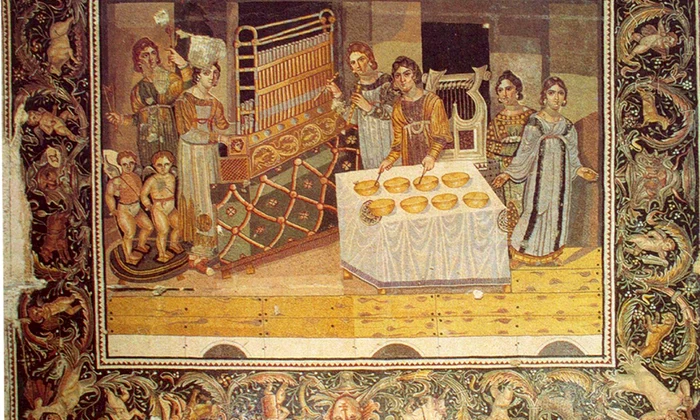 2 Imperiul Bizantin Mosaic of the Female Musicians jpg