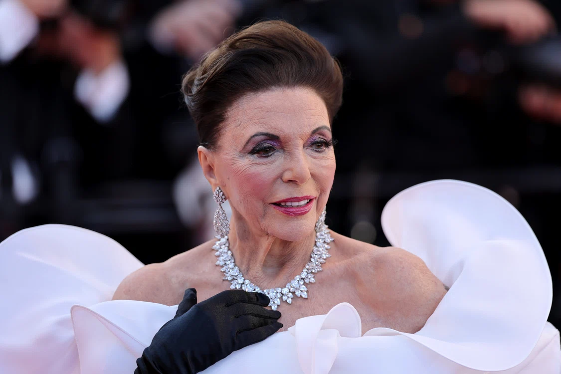 Joan Collins, GettyImages (3) jpg