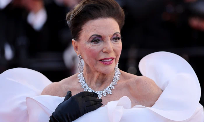 Joan Collins, GettyImages (3) jpg