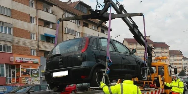 masina ridicata alba