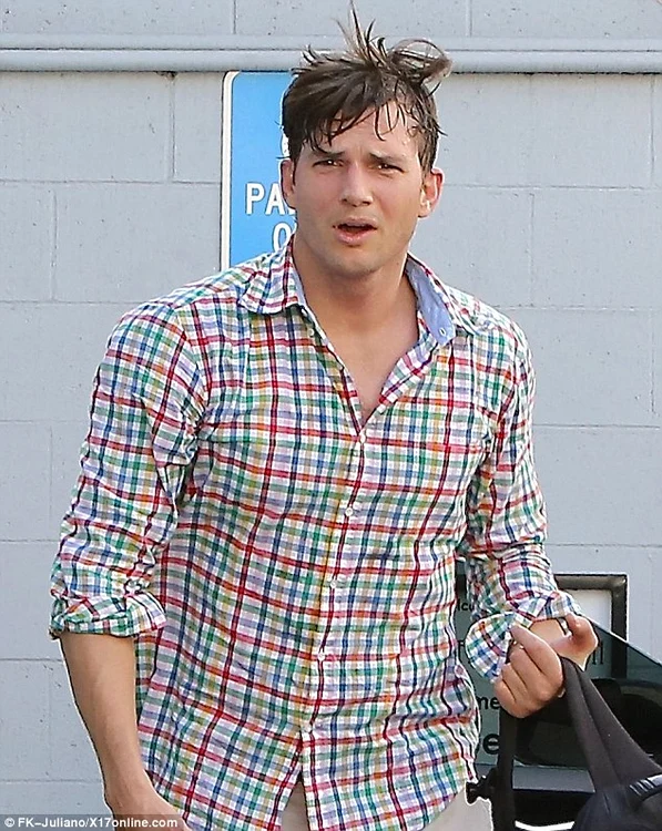 
    Ashton Kutcher (36 de ani) a devenit tătic luna trecutăfoto: Daily Mail  