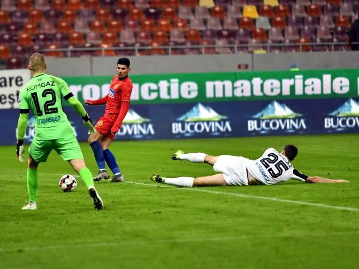 Jucătorii din România vor juca în fața scaunelor goaleFOTO: Sportpictures.eu