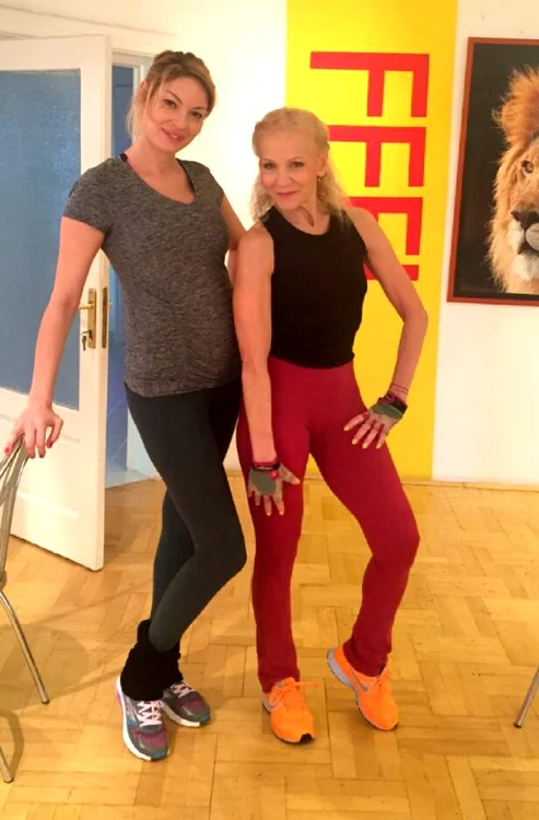 Valentina Pelinel și Luminița Nicolescu fac echipă bună în sala de sport