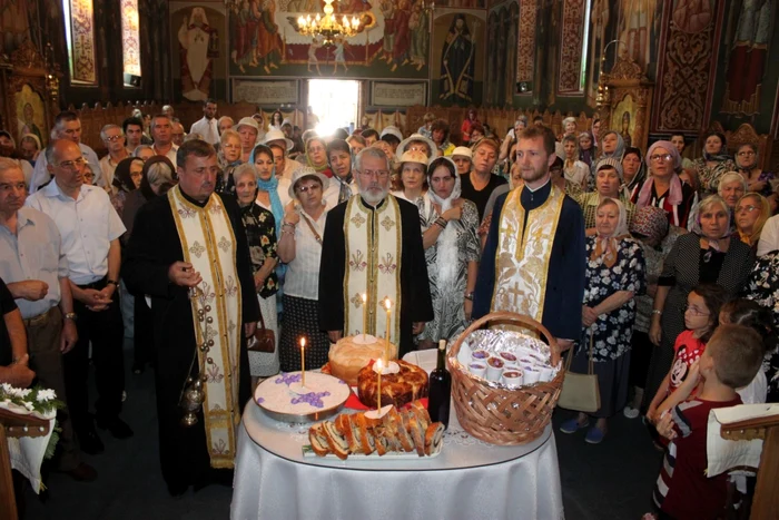 Imagine de slujba religioasă FOTO ADJ