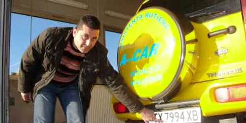 Revoltat de taxele din ţară, sătmăreanul a decis să ajute şi alţi soferi români